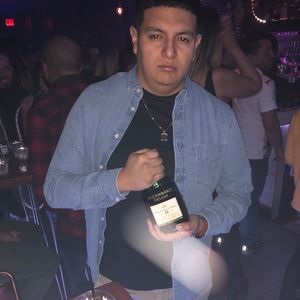 Meet your Posher, Dennis